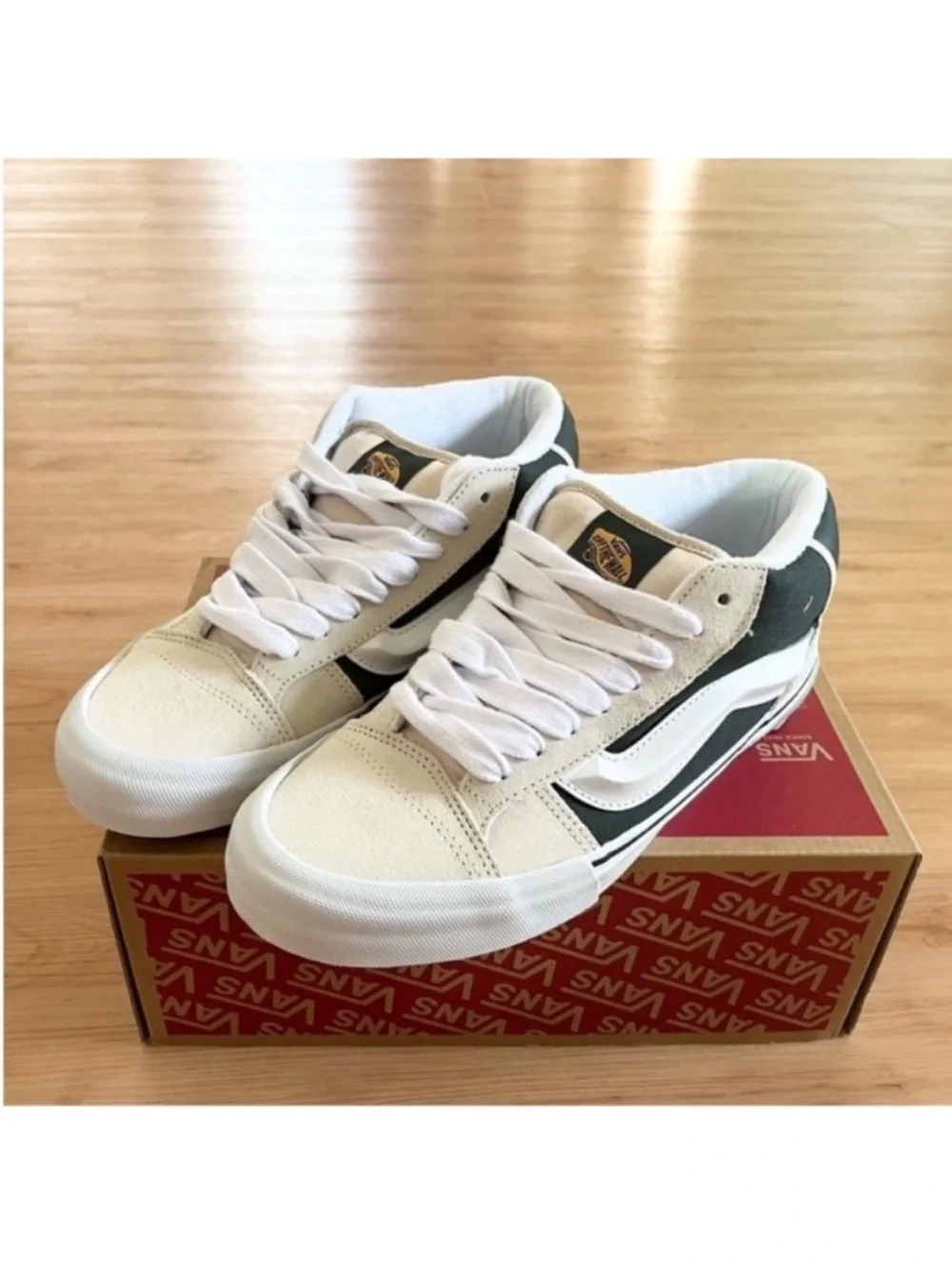 Vans Knu Mid in White and Green Women 10.5 US Mens9.0 US